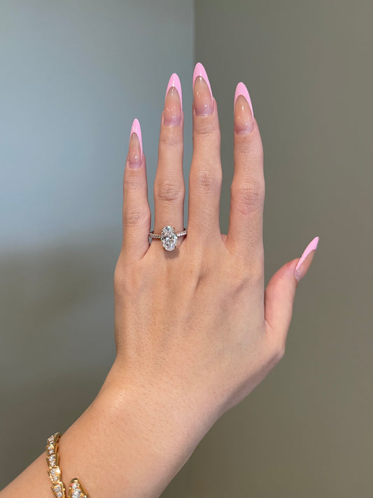 The SHY Signature Ring, 3.5 Carat, Oval, Brilliant