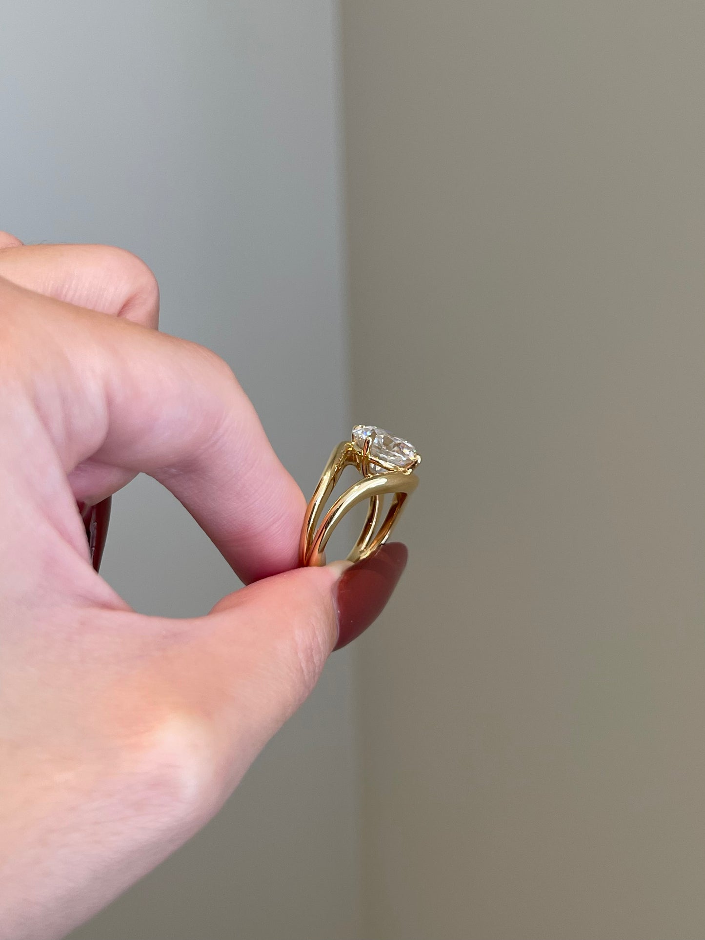 The Gianna Ring, 5 Carat, Round, Brilliant