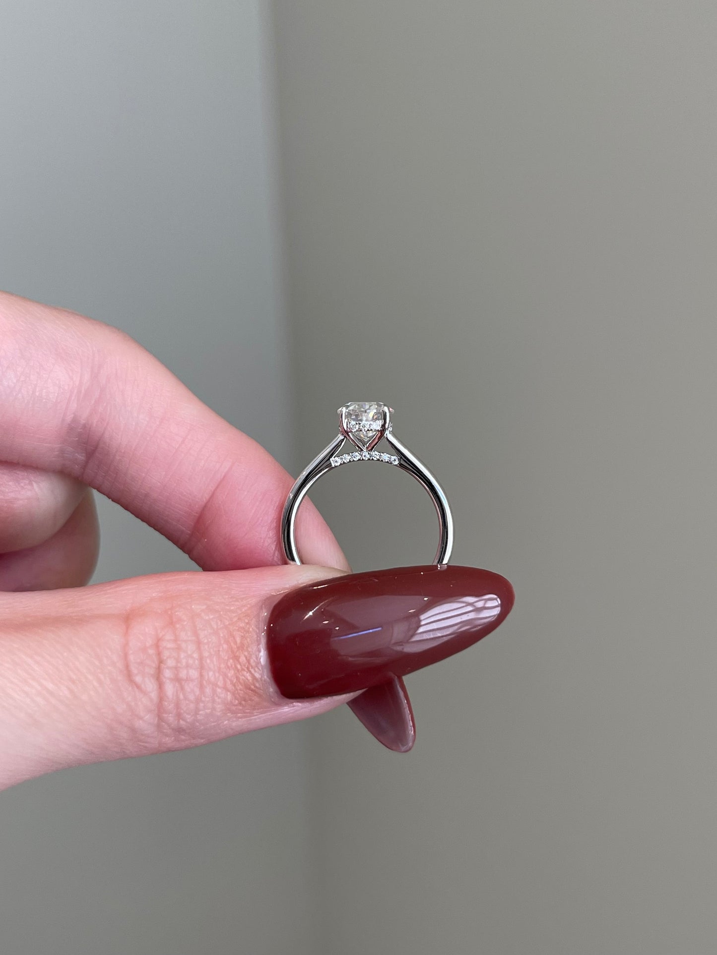The Isla Ring, 1.5 Carat, Oval, Crushed Ice Hybrid