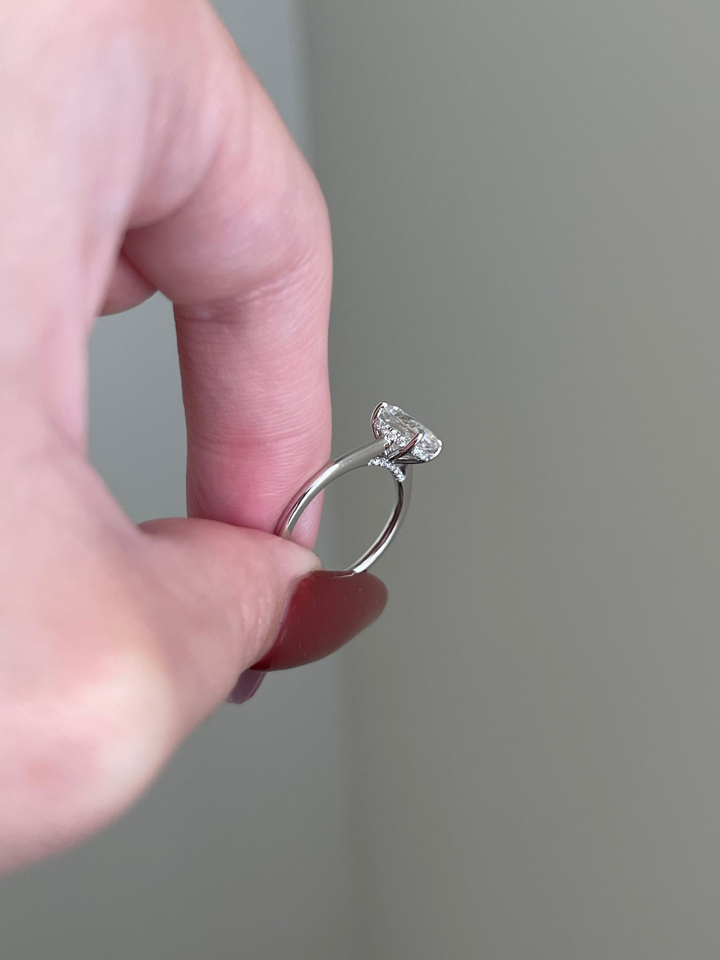 The Isla Ring, 1.5 Carat, Oval, Crushed Ice Hybrid