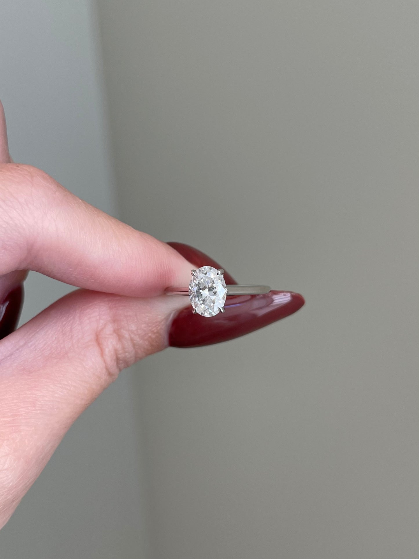 The Isla Ring, 1.5 Carat, Oval, Crushed Ice Hybrid