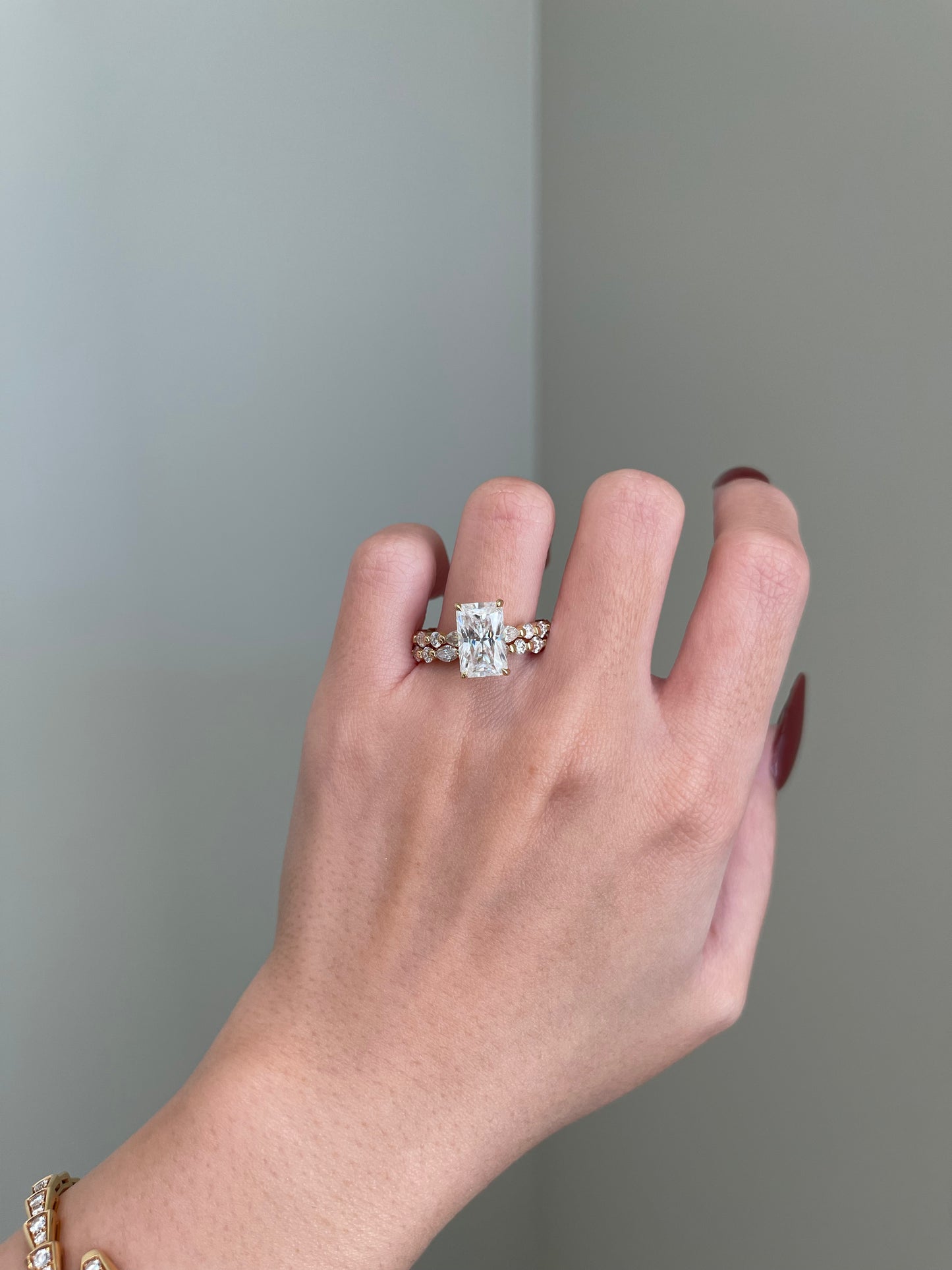 The Nova Ring, 4 Carat, Radiant, Brilliant