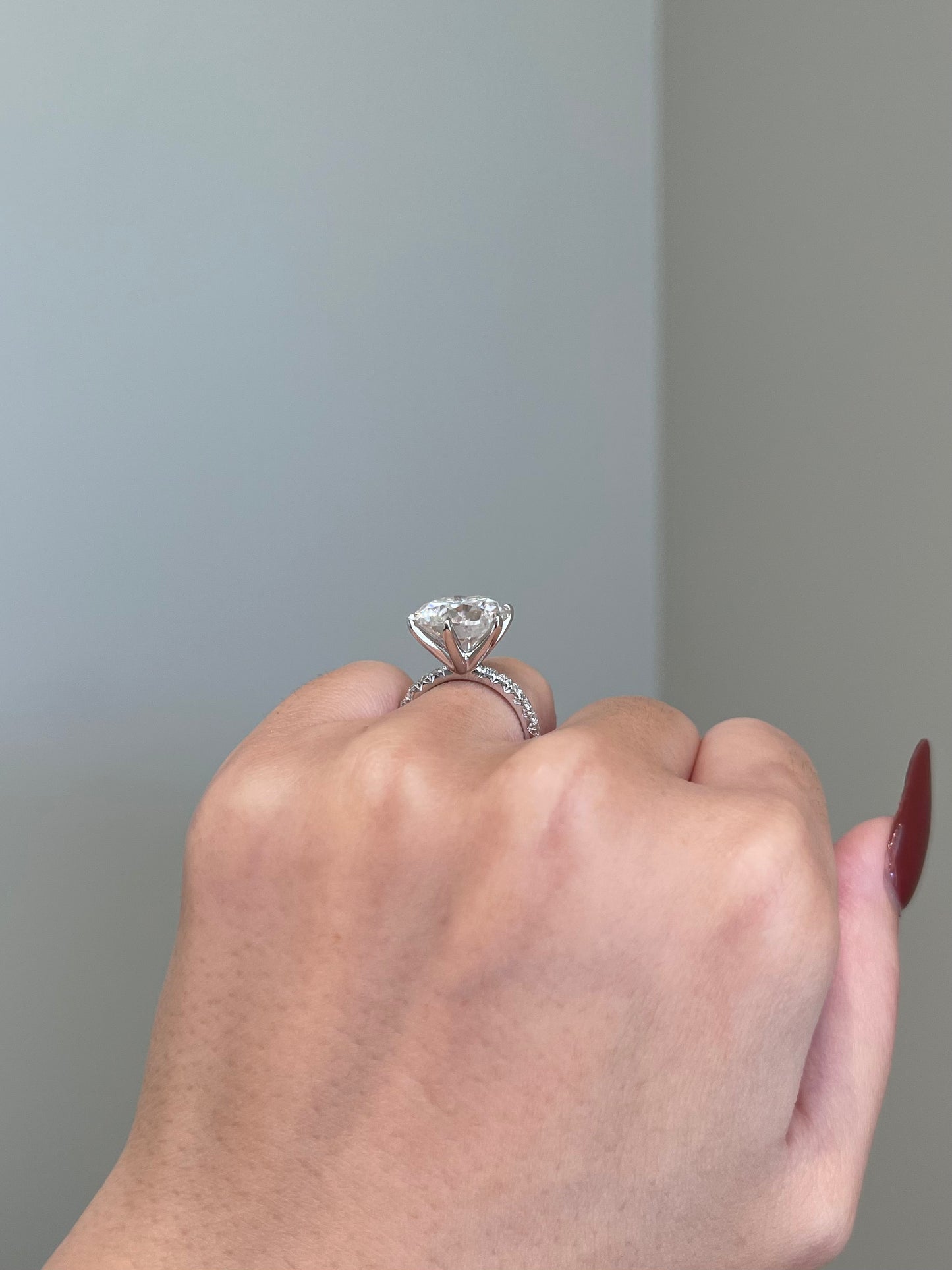 The Priscilla Ring, 6 Carat, Round, Brilliant