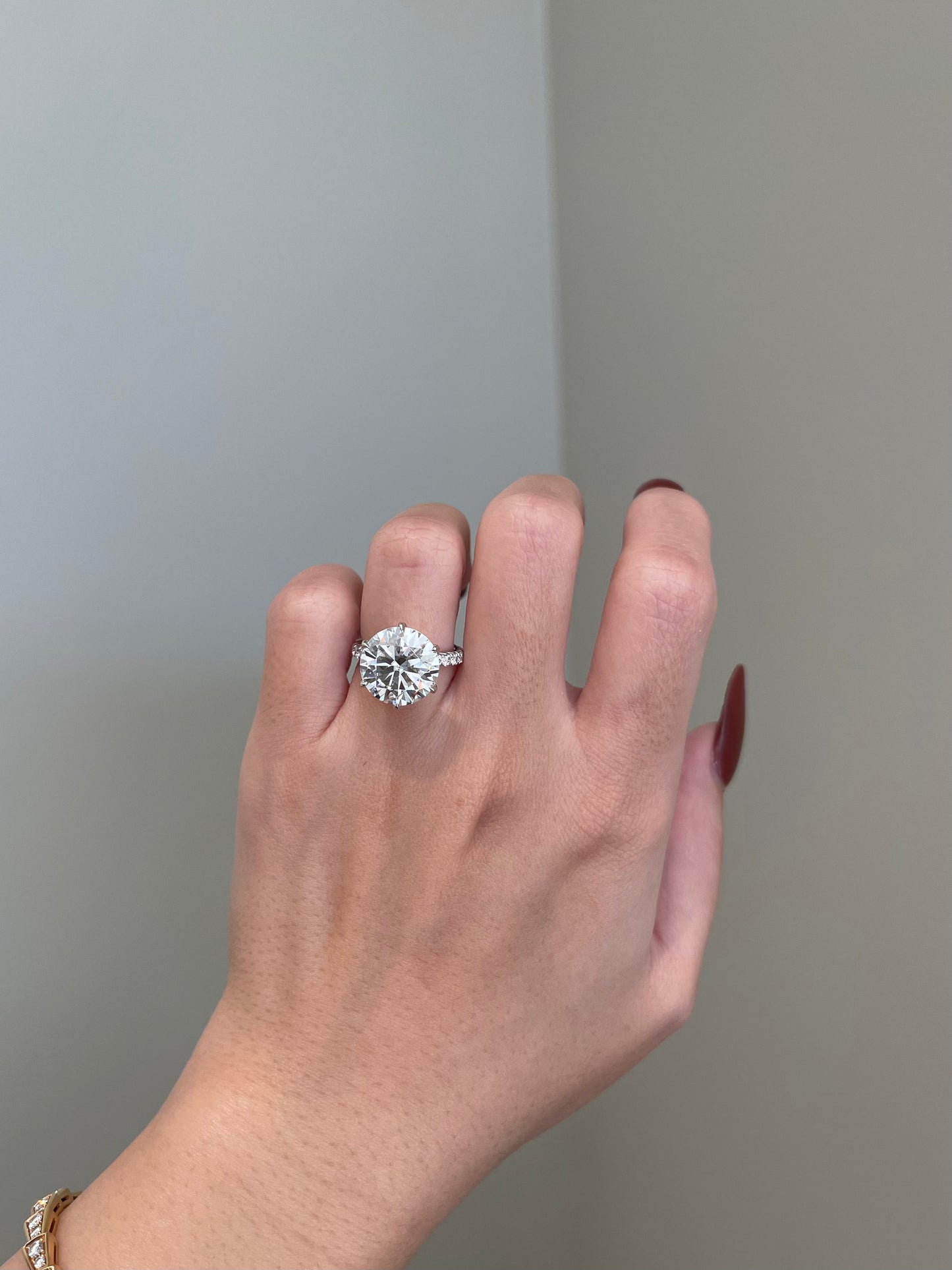 The Priscilla Ring, 6 Carat, Round, Brilliant