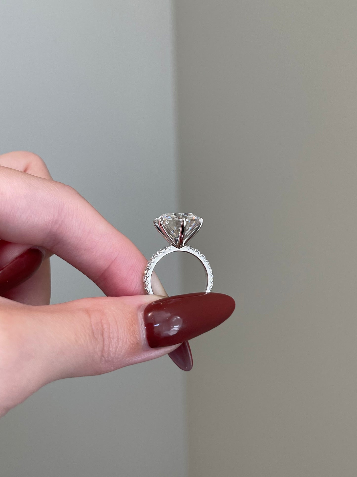 The Priscilla Ring, 6 Carat, Round, Brilliant