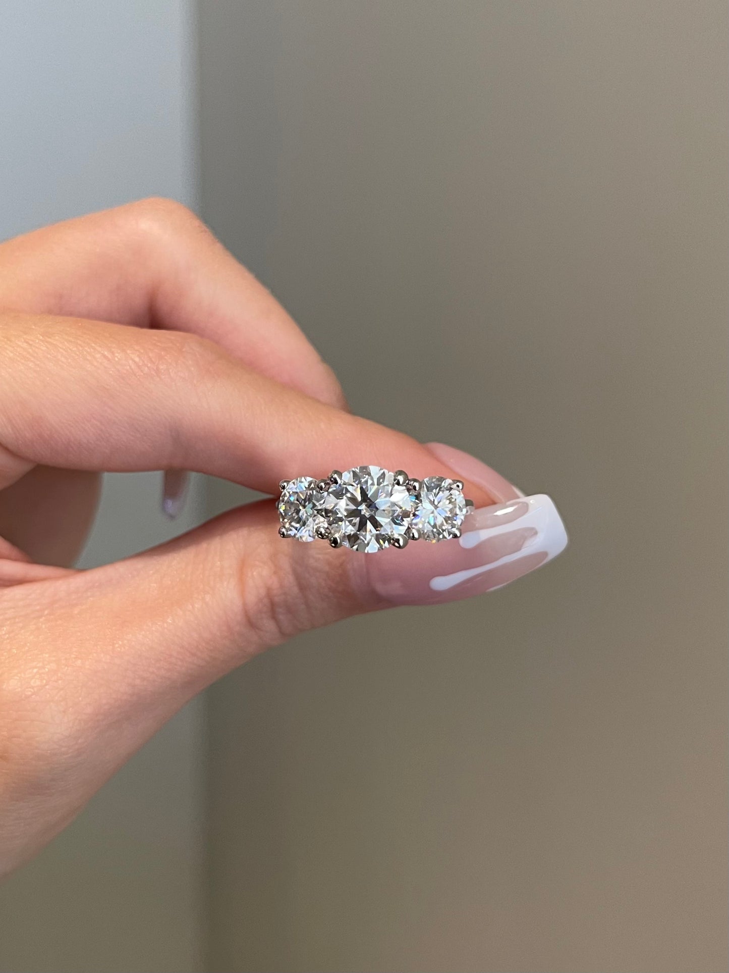 The Evelyn Ring, 2.5 Carat, Round, Brilliant, 3-Stone
