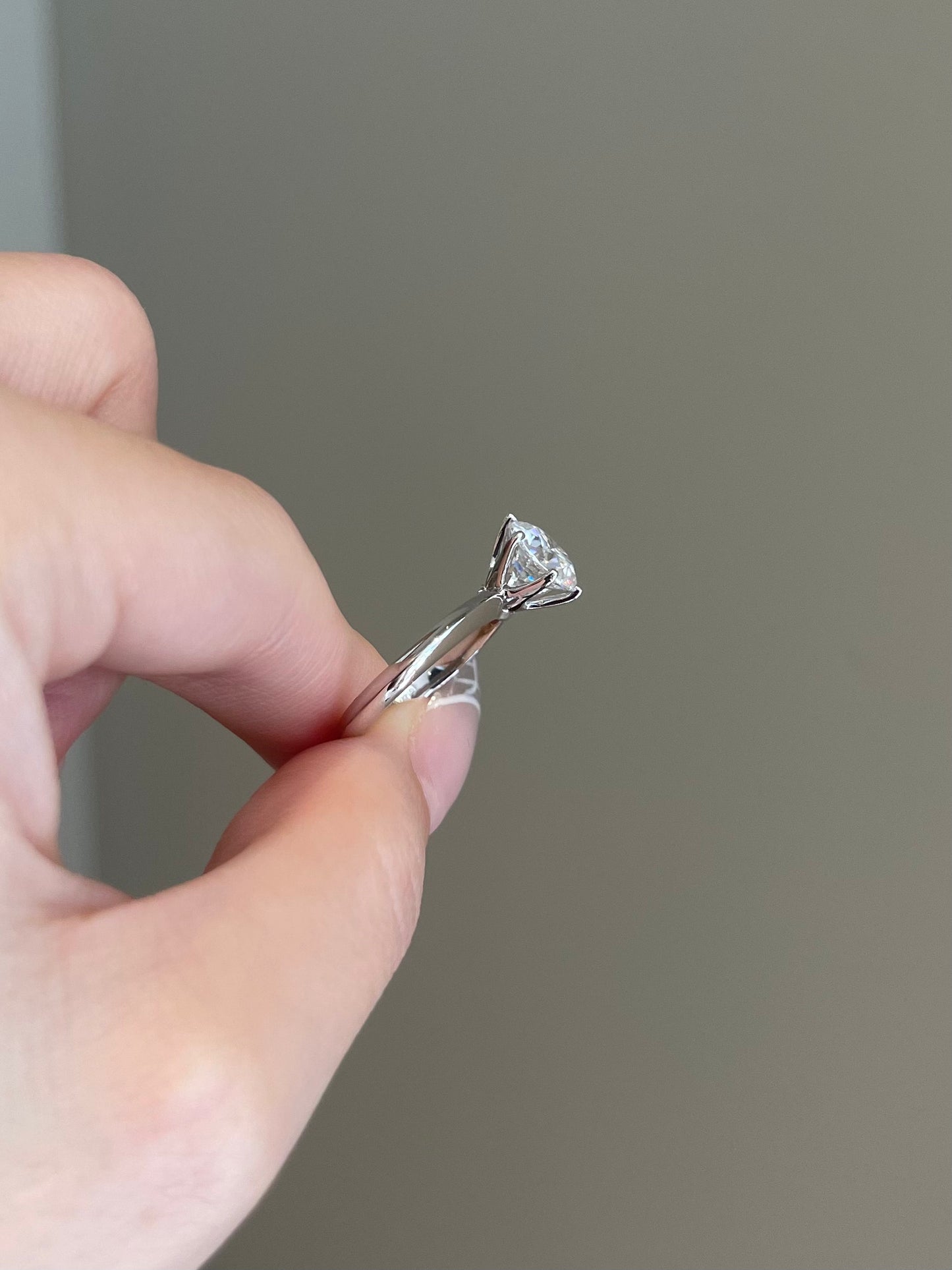 The Tiffany Ring, 2 Carat, Round, Brilliant