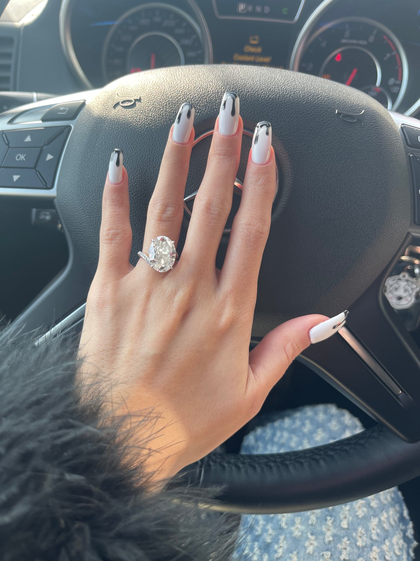 The S Signature Ring, 10 Carat, Oval, Crushed Ice