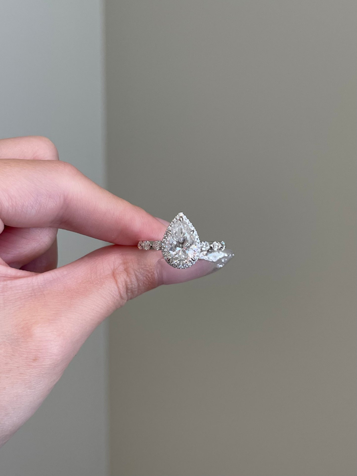 The Phoebe Ring, 3 Carat, Pear, Brilliant