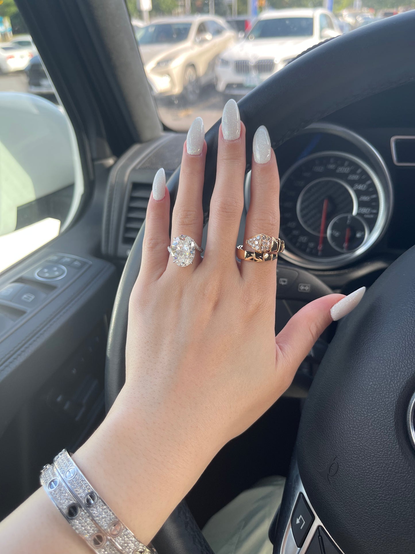 The S Signature Ring, 10 Carat, Oval, Crushed Ice