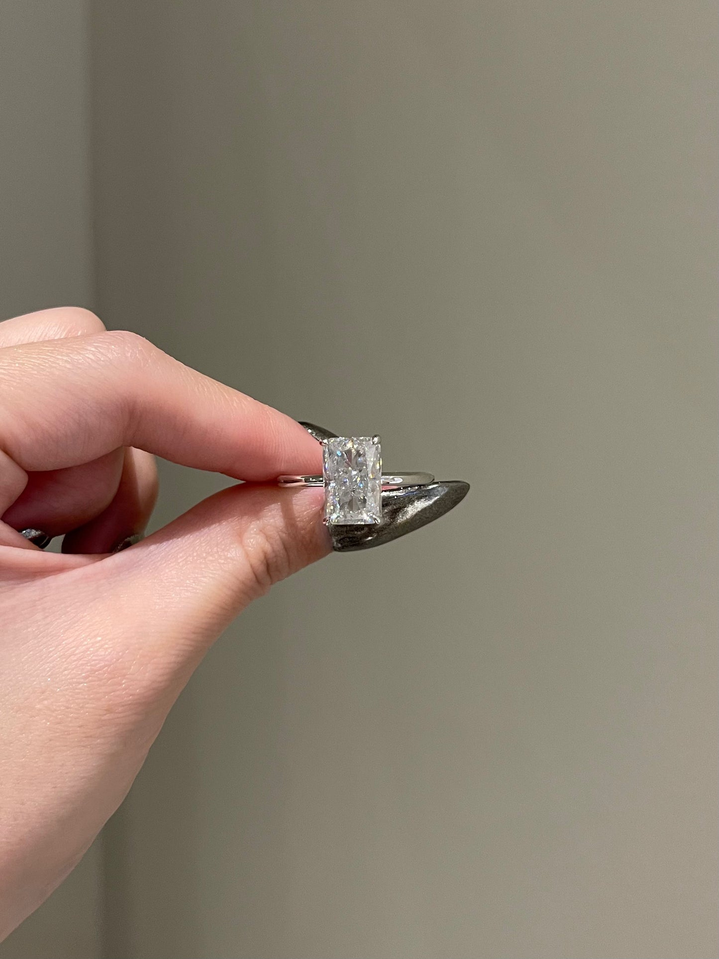 The Hailey Ring, 5 Carat, Radiant, Crushed Ice, Low Profile