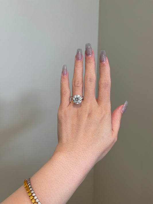 The Priscilla Ring, 6 Carat, Round, Brilliant