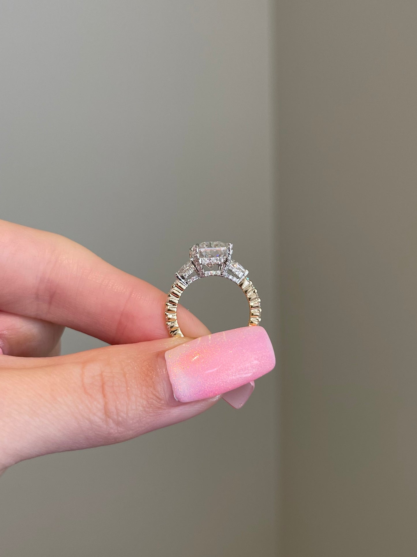 The Evelyn Ring, 4 Carat, Radiant, Brilliant