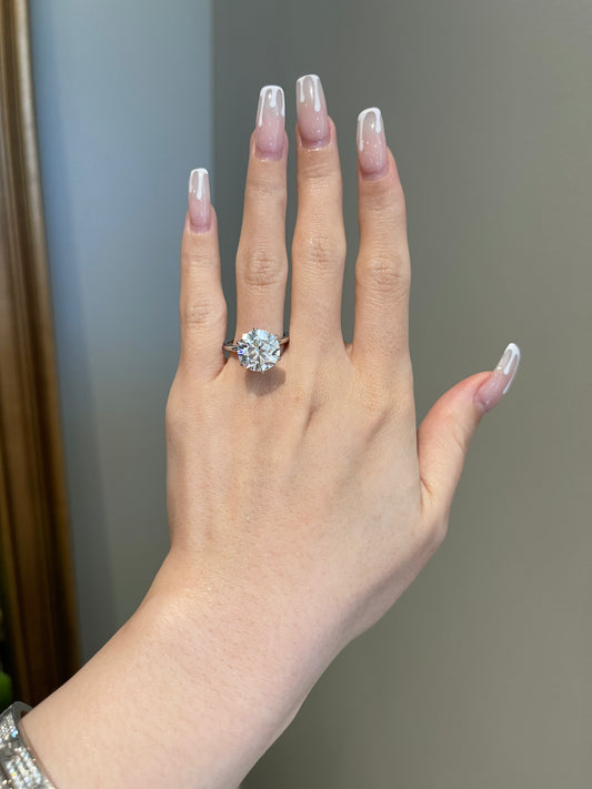 The Elsa Ring, 5.5 Carat, Round, Brilliant