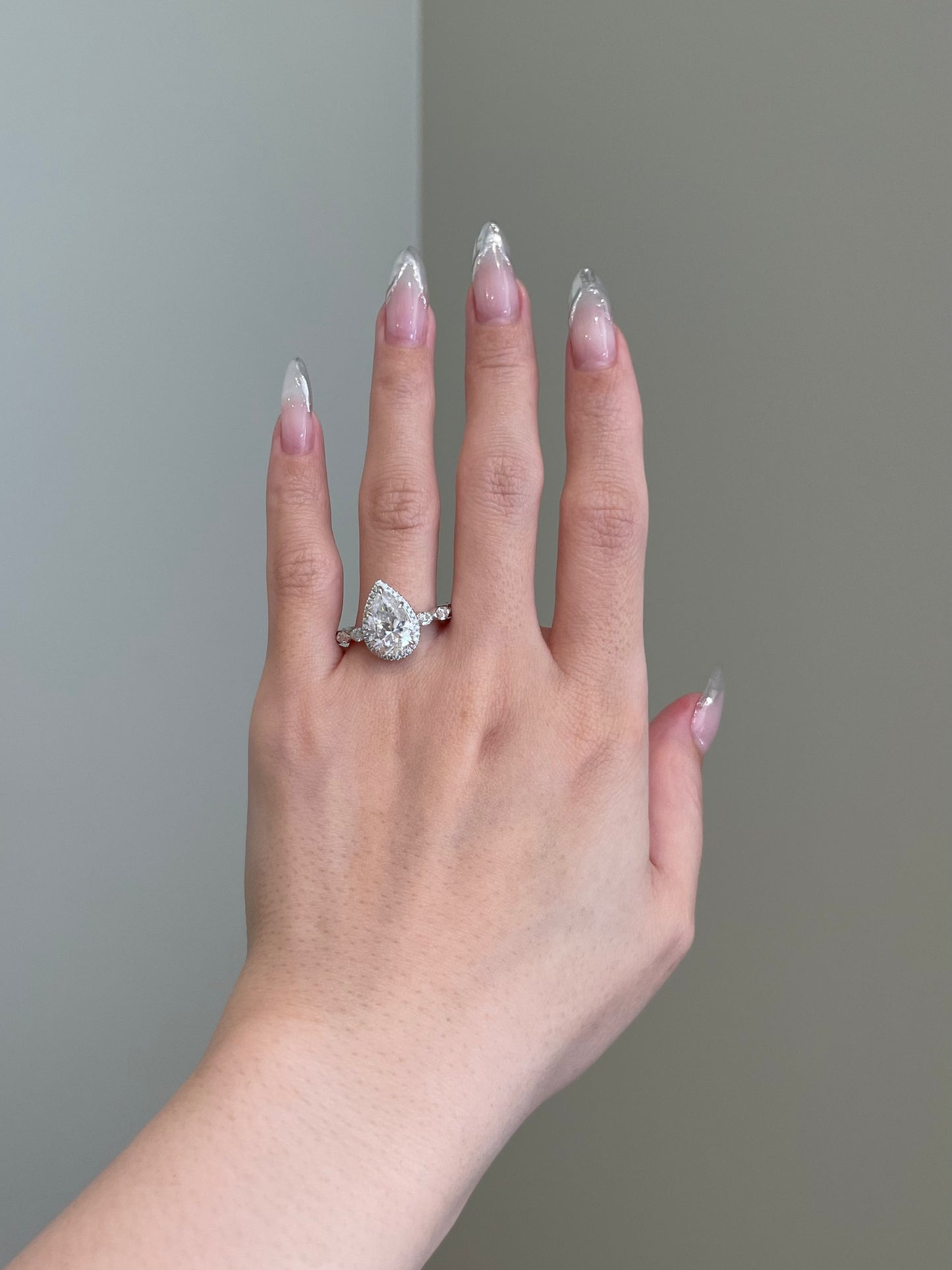 The Phoebe Ring, 3 Carat, Pear, Brilliant