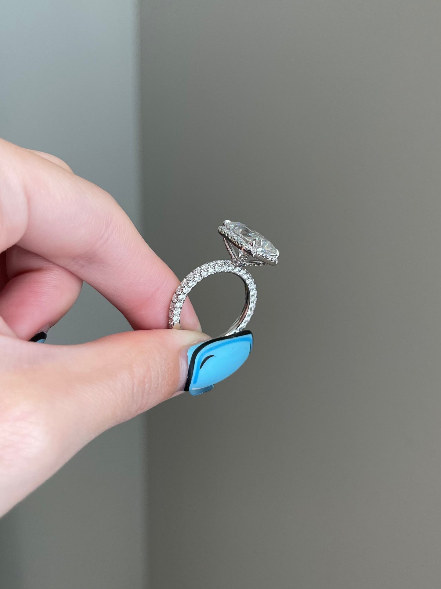 The SHY Ring, 6 Carat, Radiant, Crushed Ice