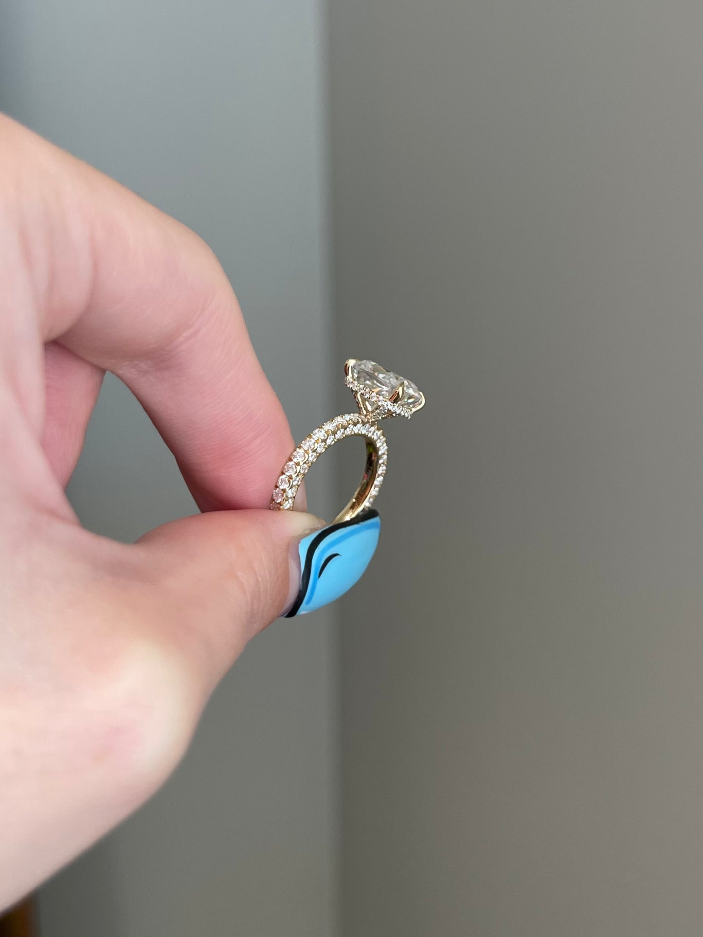 The SHY Signature Ring, 4 Carat, Elongated Cushion, Crushed Ice