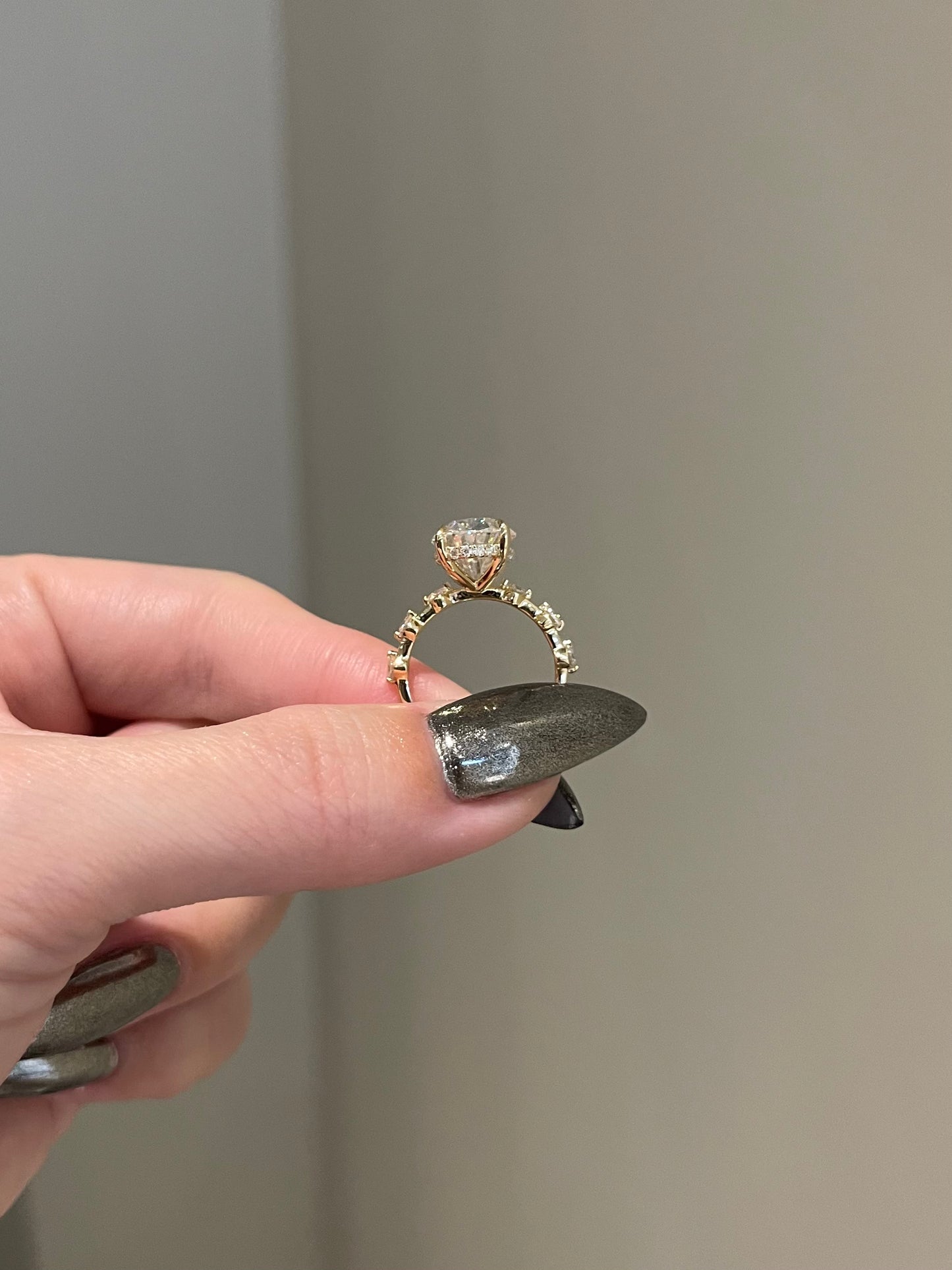 The Leanna Ring, 7 Carat, Oval, Brilliant