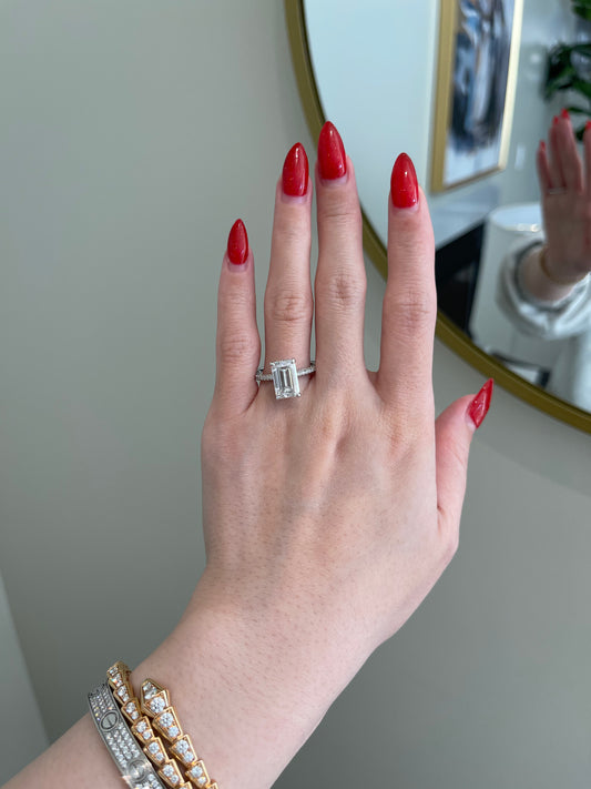 The Lavia Ring, 4 Carat, Emerald, Step Cut