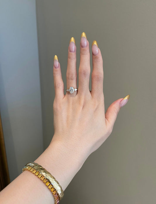 The Evelyn Ring, 2 Carat, Oval, Brilliant, 3-Stone