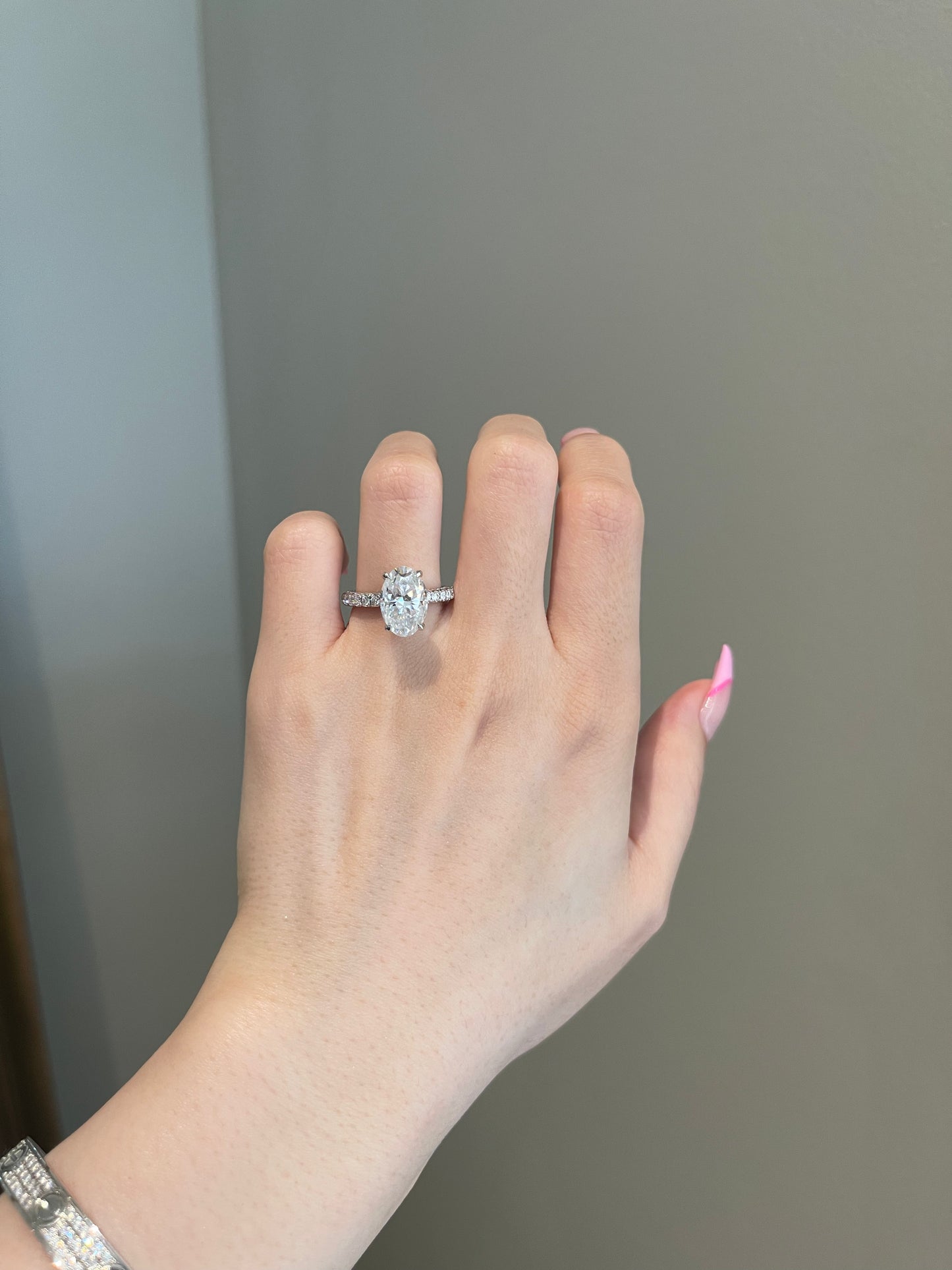 The SHY Signature Ring, 4 Carat, Oval, Crushed Ice Hybrid