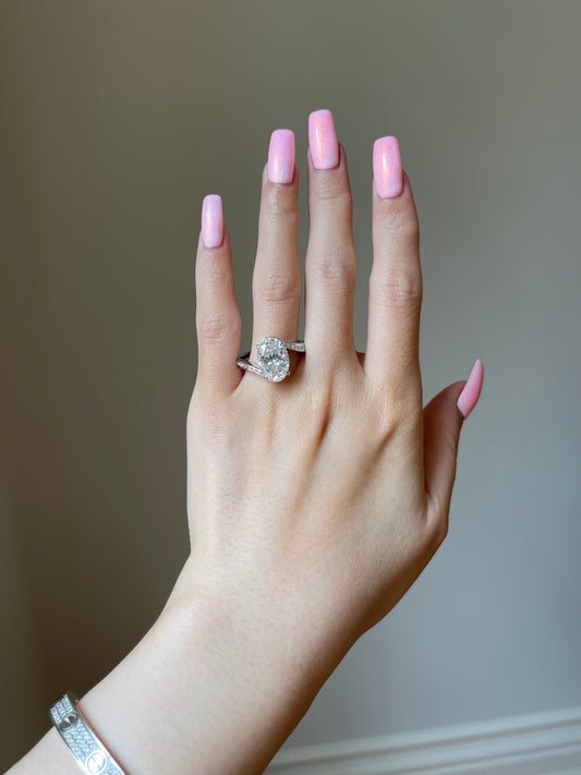The S Signature Ring, 5 Carat, Oval, Crushed Ice Hybrid
