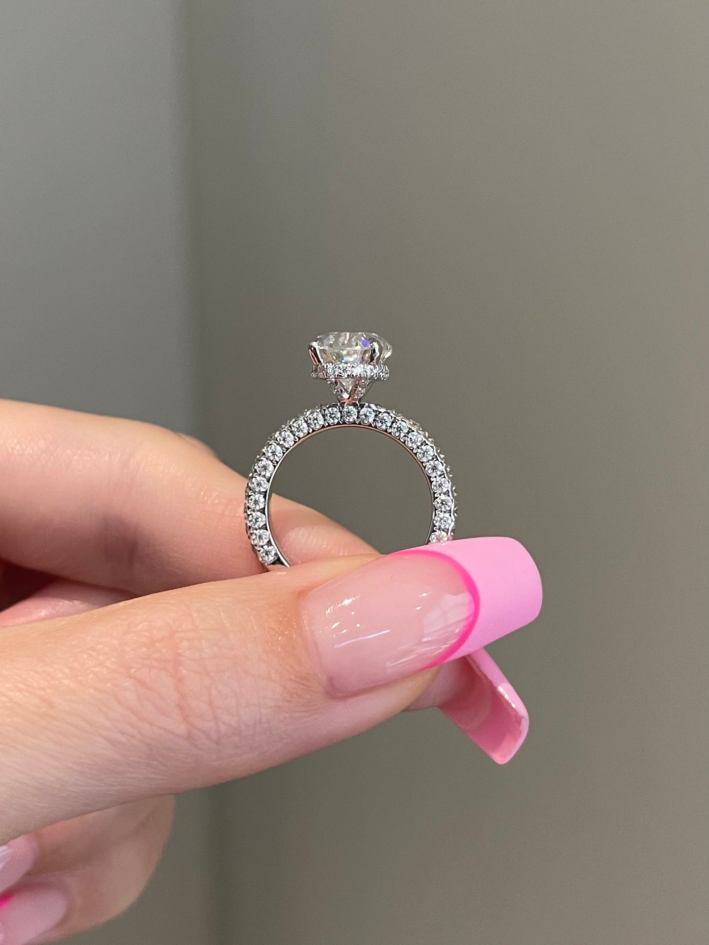 The SHY Signature Ring, 4 Carat, Oval, Crushed Ice Hybrid