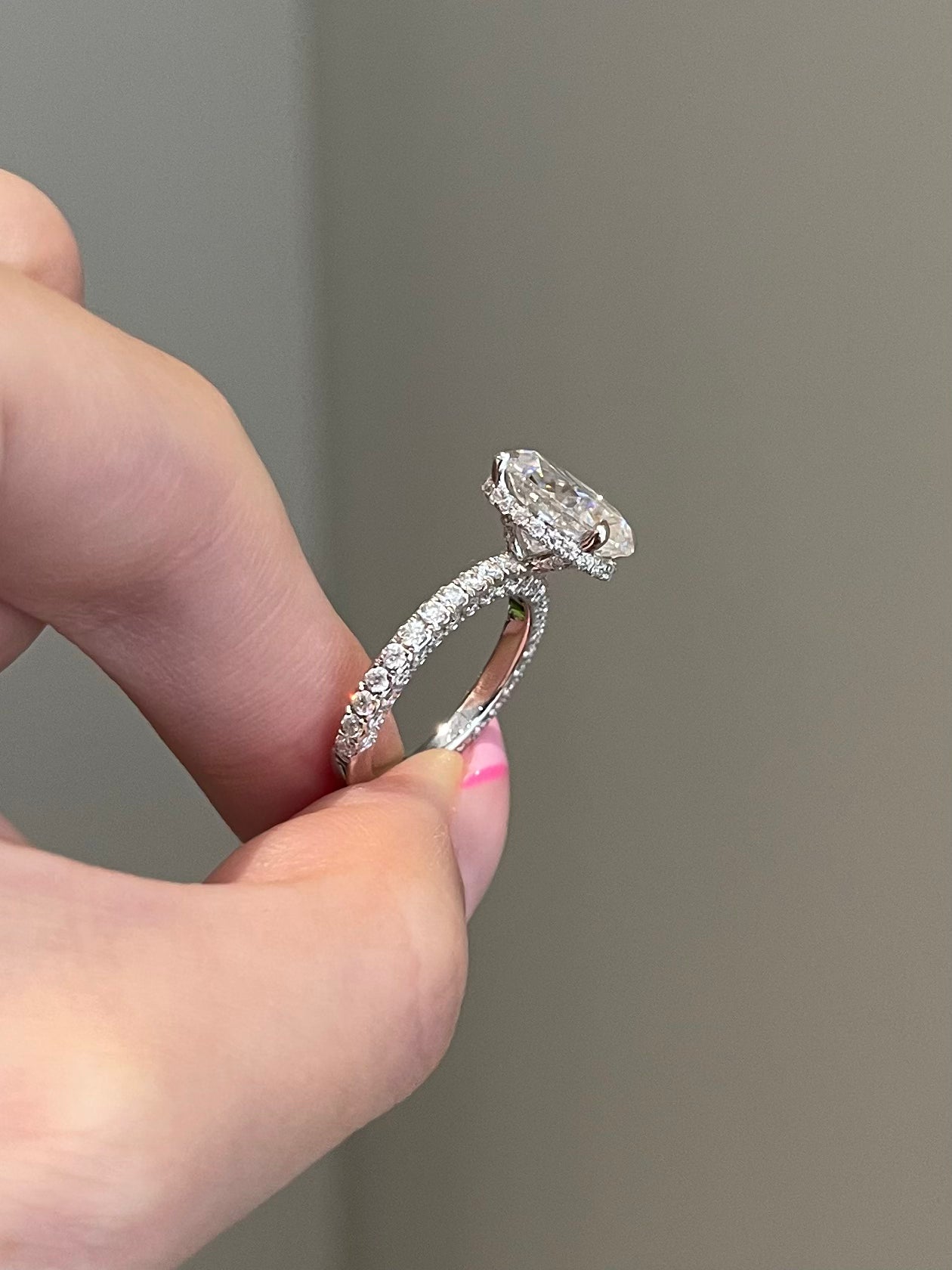 The SHY Signature Ring, 4 Carat, Oval, Crushed Ice Hybrid