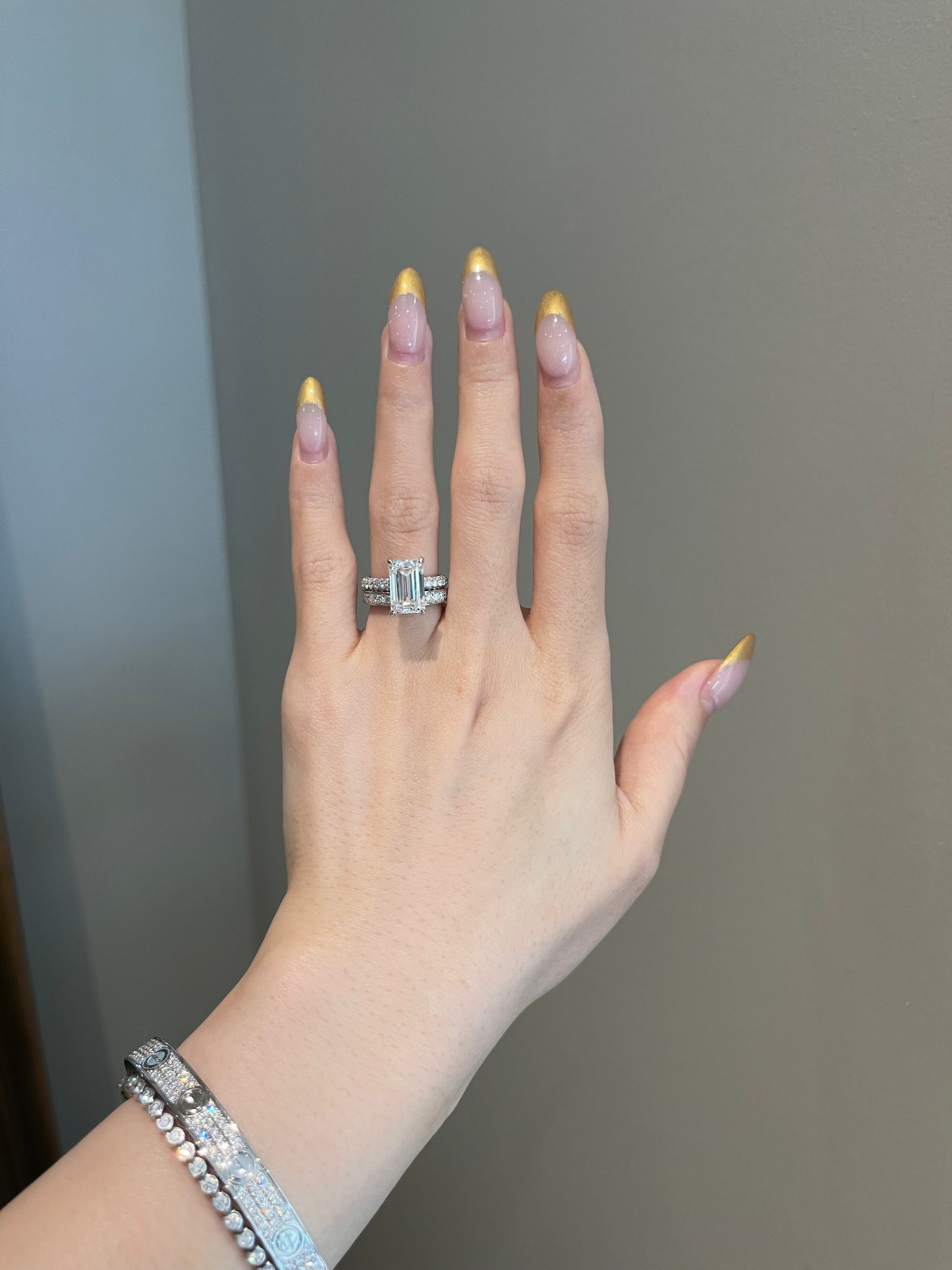 The SHY Signature Ring, 4 Carat, Emerald, Step Cut