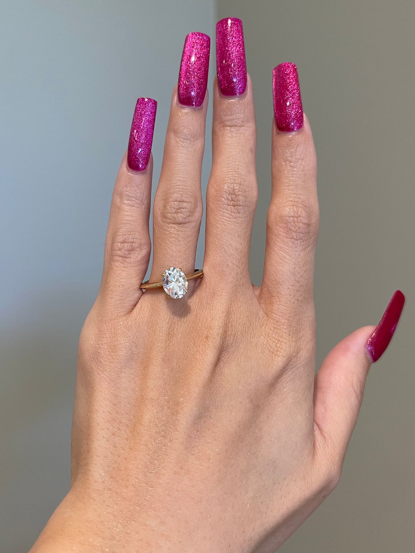 Brilliant Oval Moissanite, 4-Prong, Knife Edge Solitaire