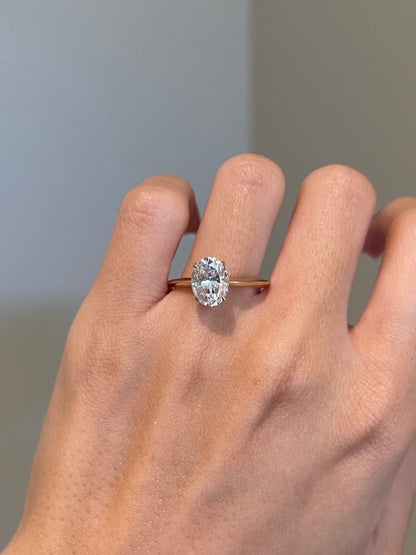 Brilliant Oval Moissanite, 4-Prong, Knife Edge Solitaire