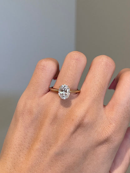 Brilliant Oval Moissanite, 4-Prong, Knife Edge Solitaire