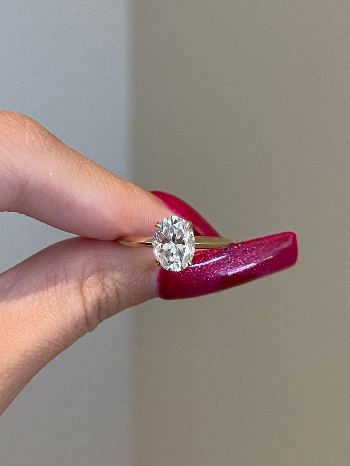 Brilliant Oval Moissanite, 4-Prong, Knife Edge Solitaire