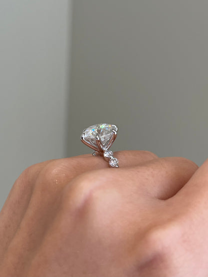 Brilliant Round Moissanite, 6-Prong Shared Prong Pavé