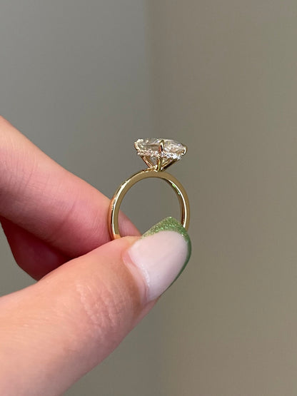 Hybrid Moval Moissanite, Invisible Wrap, Solitaire