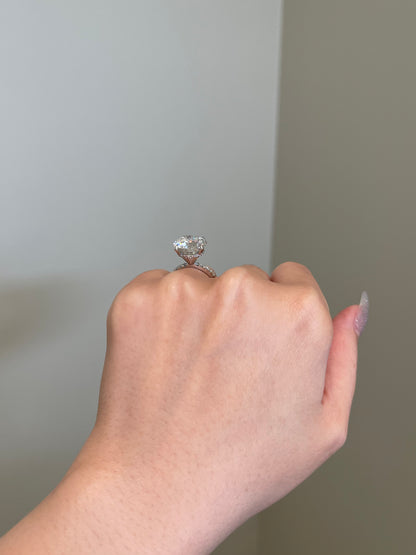 The Priscilla Ring, 6 Carat, Round, Brilliant