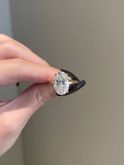 The Selena Ring, 5 Carat, Oval, Brilliant