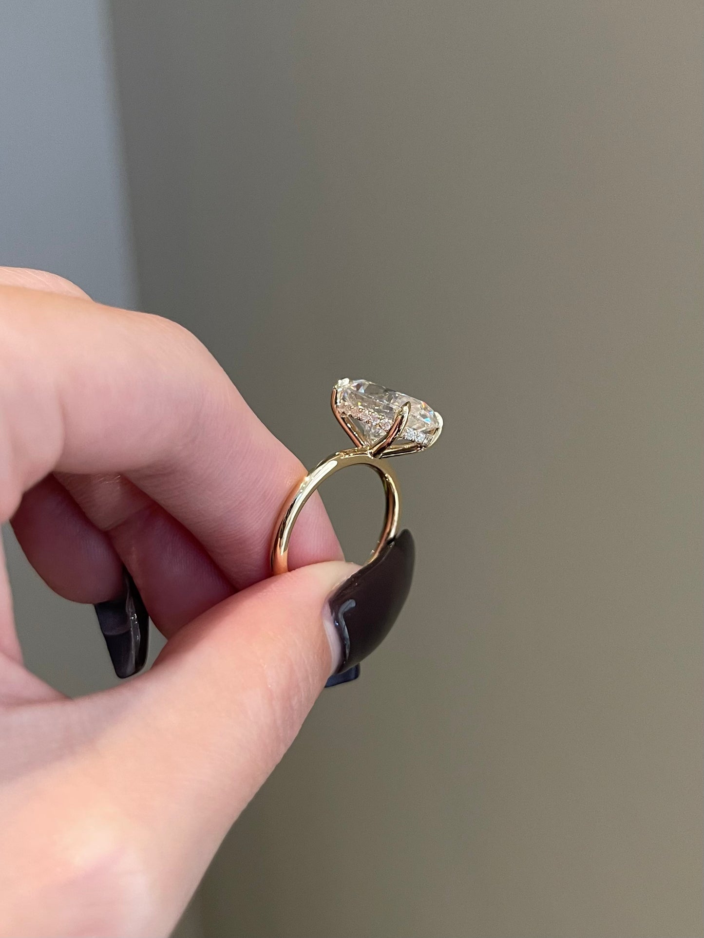 The Selena Ring, 5 Carat, Oval, Brilliant