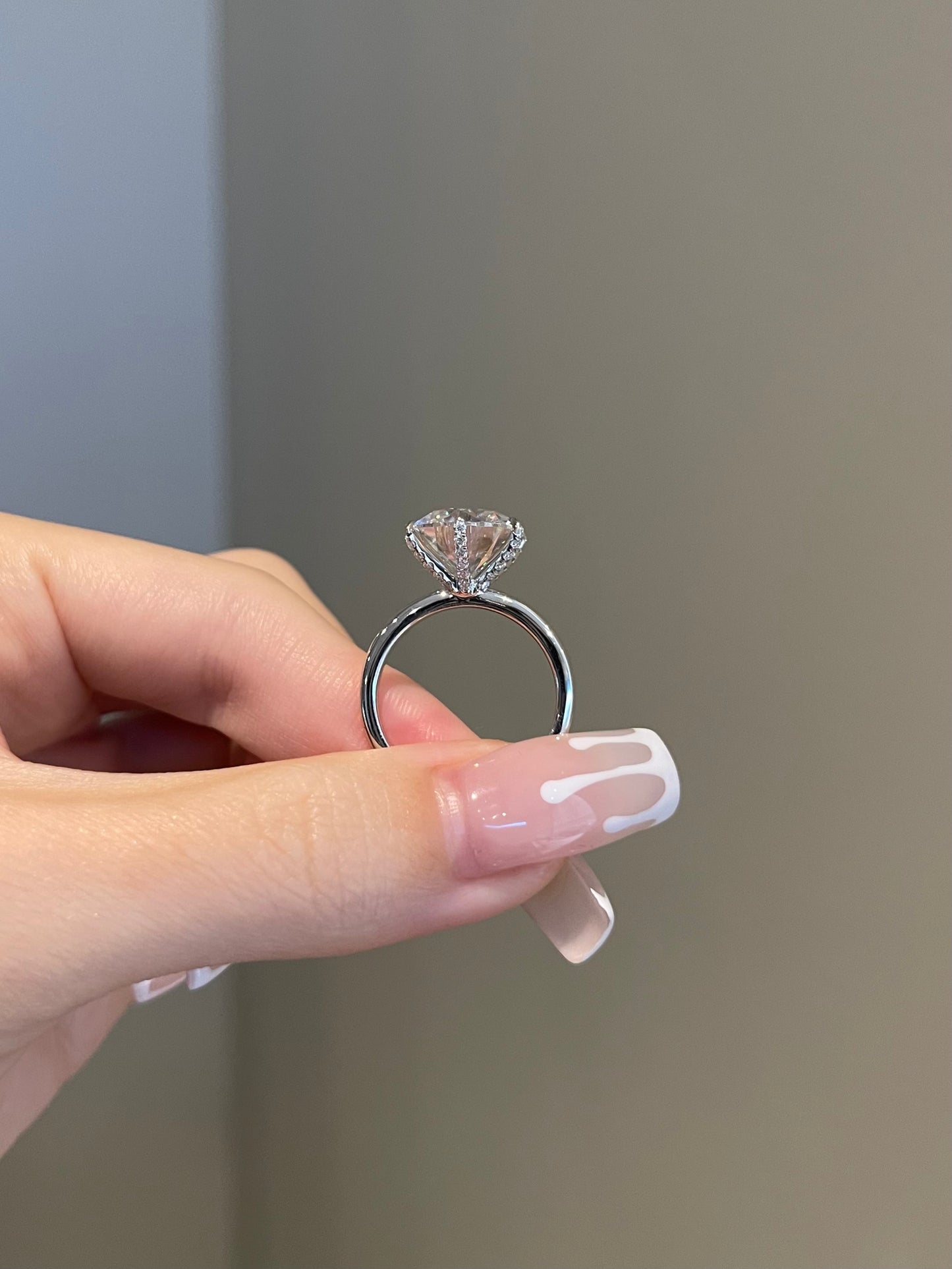 The Elsa Ring, 5.5 Carat, Round, Brilliant