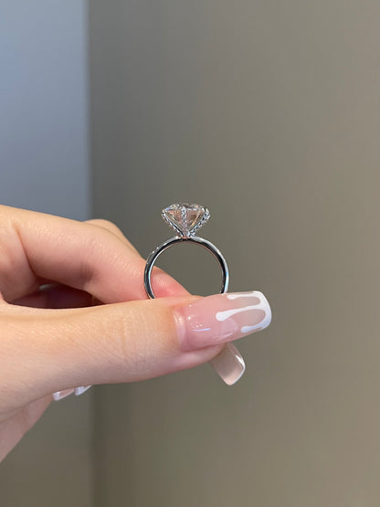 The Elsa Ring, 5.5 Carat, Round, Brilliant