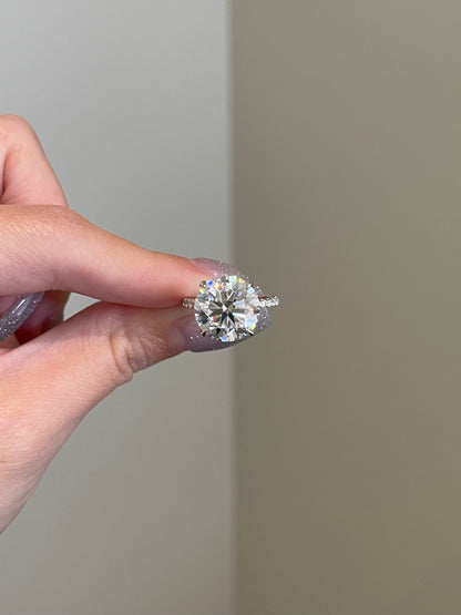 The Priscilla Ring, 6 Carat, Round, Brilliant