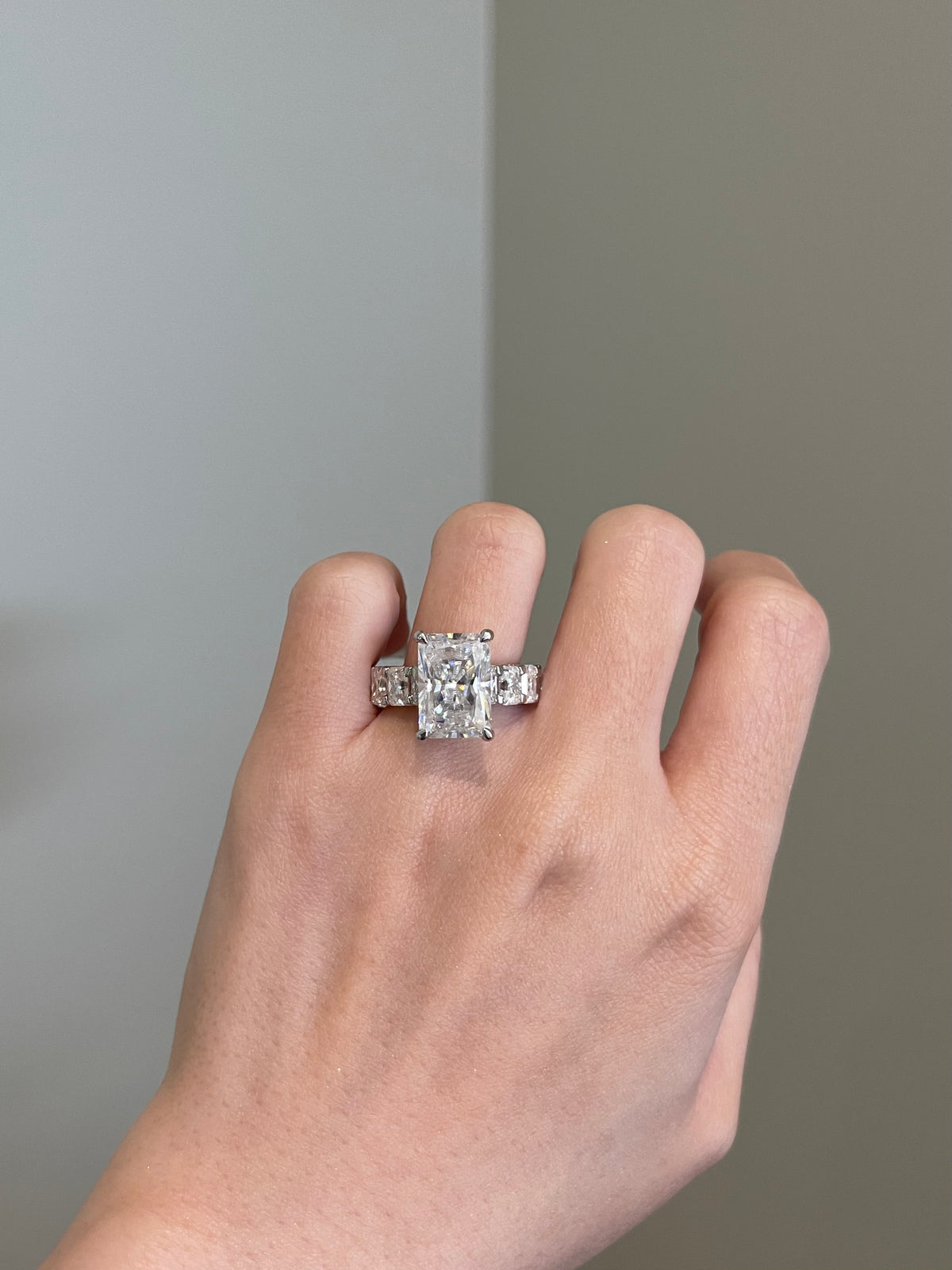 7 carat hot sale moissanite