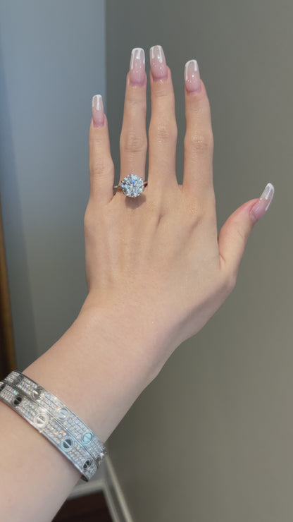 The Elsa Ring, 5.5 Carat, Round, Brilliant