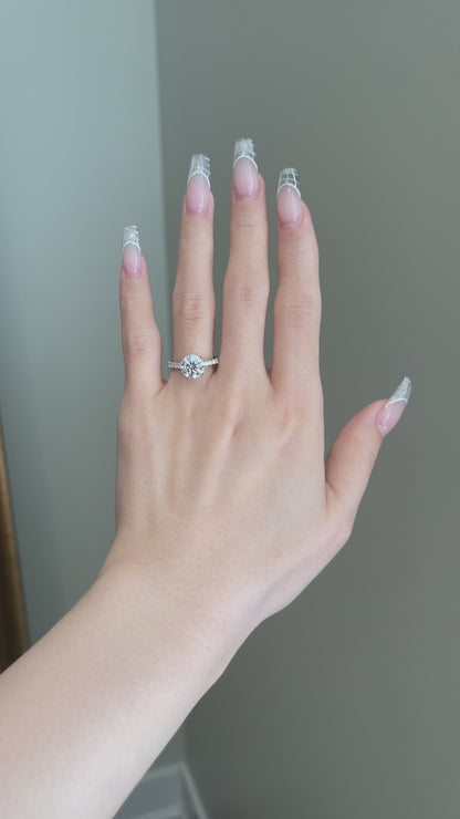 The Ellie Ring, 1.5 Carat, Round, Brilliant