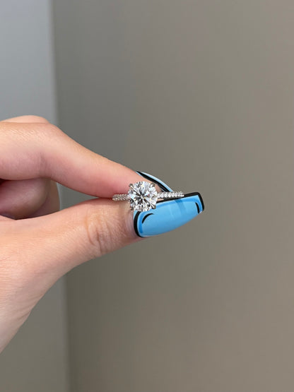 The Lavia Ring, 2 Carat, Round, Brilliant