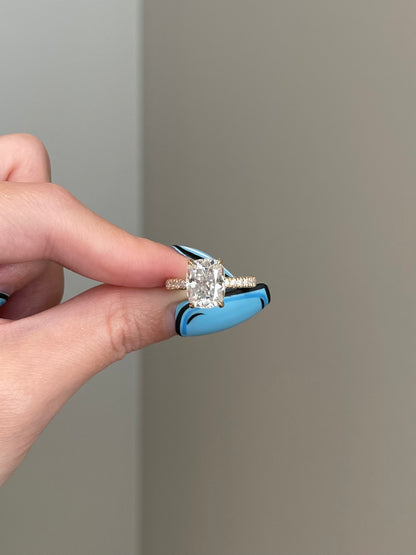 The SHY Signature Ring, 4 Carat, Elongated Cushion, Crushed Ice
