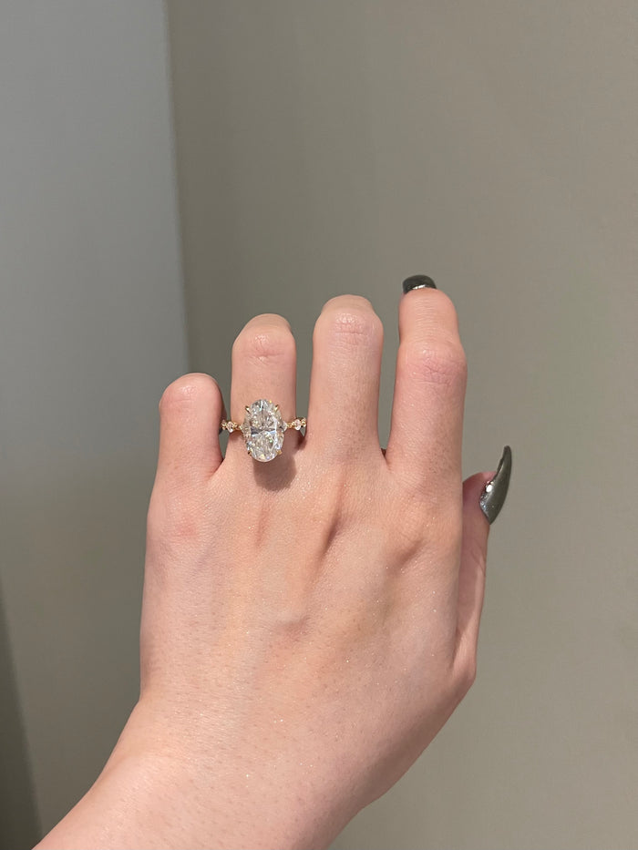 7 carat moissanite top ring
