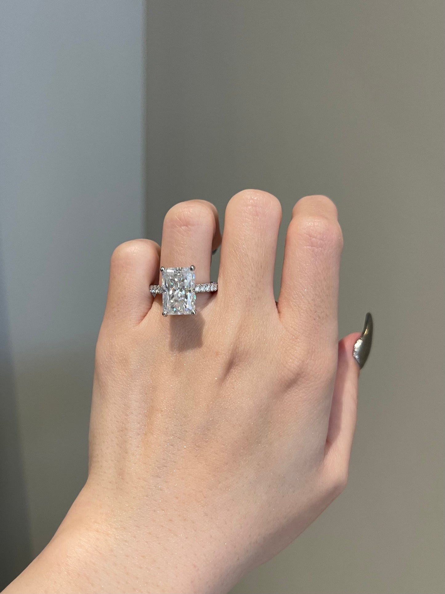 The SHY Signature Ring, 7 Carat, Radiant, Brilliant