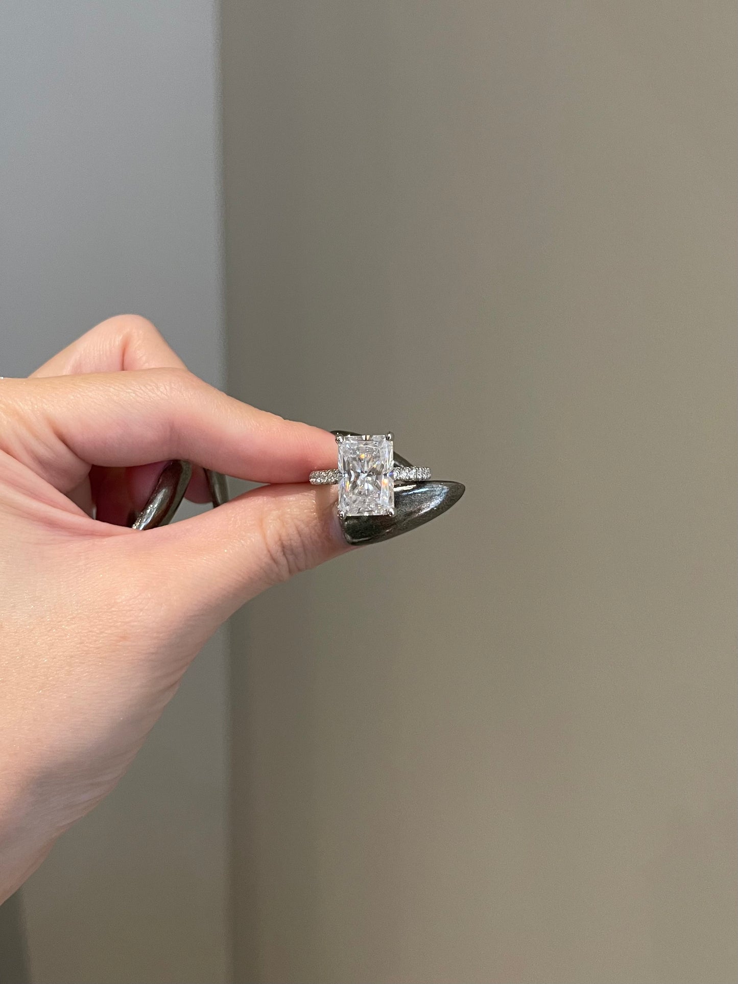 The SHY Signature Ring, 7 Carat, Radiant, Brilliant