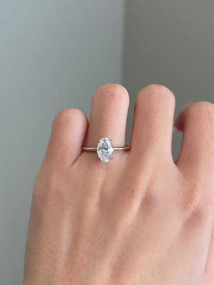 The Sandy Ring, 1.8 Carat, Oval, Brilliant